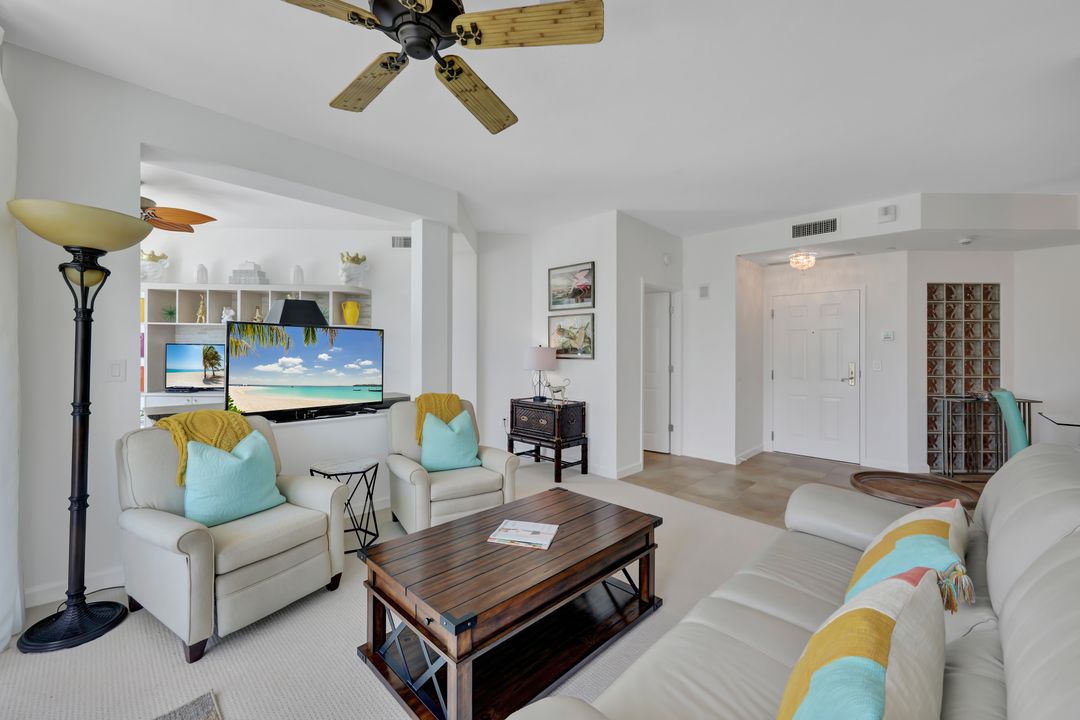 4255 Gulf Shore Blvd N  #103, Naples, FL 34103