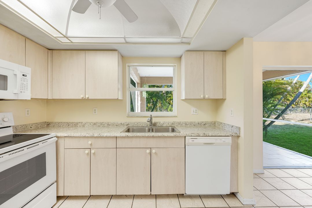 167 SE 21st Terrace, Cape Coral, FL 33990