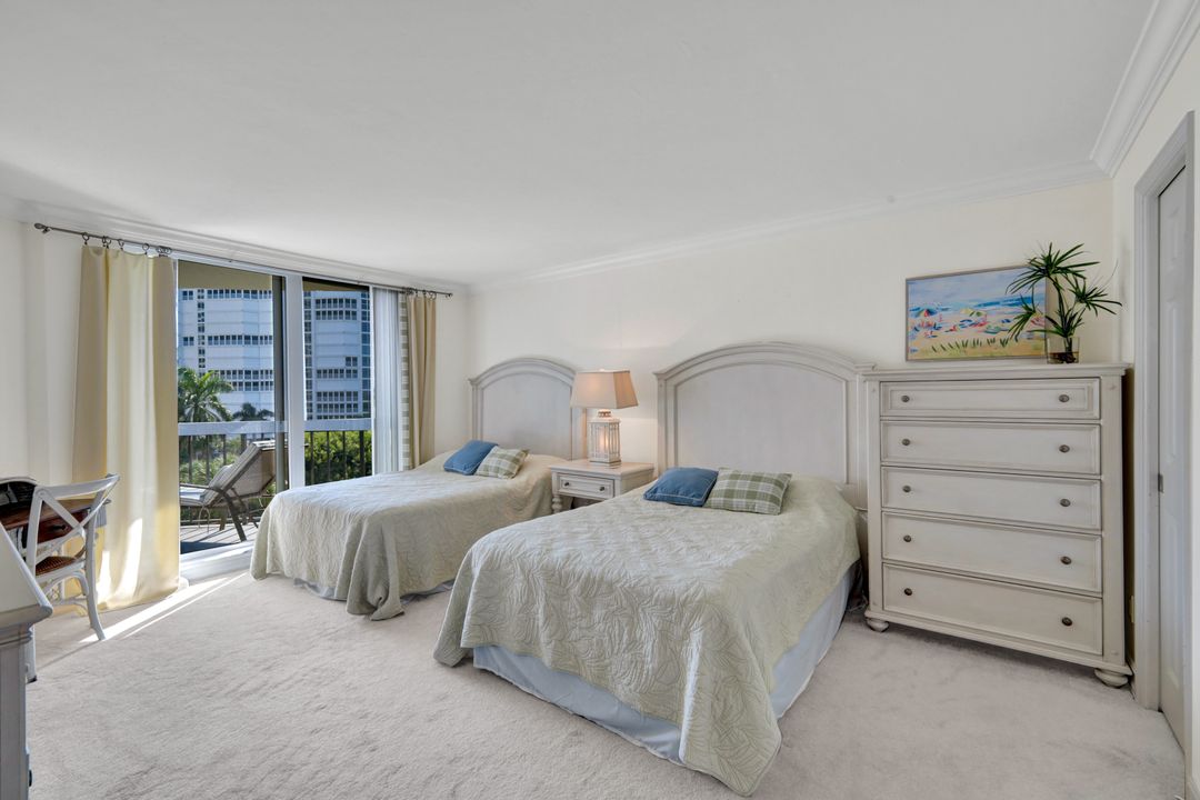 4551 Gulf Shore Blvd N #505, Naples, FL 34103