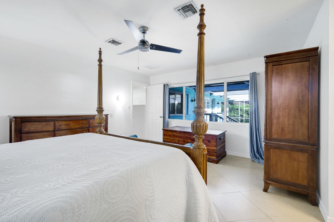 4352 Parrot Ave, Naples, FL 34104