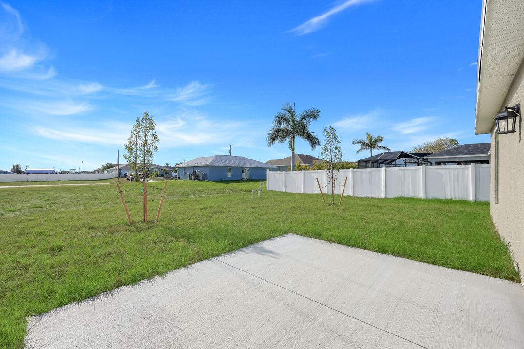 2121 NW 2nd Ave, Cape Coral, FL 33993