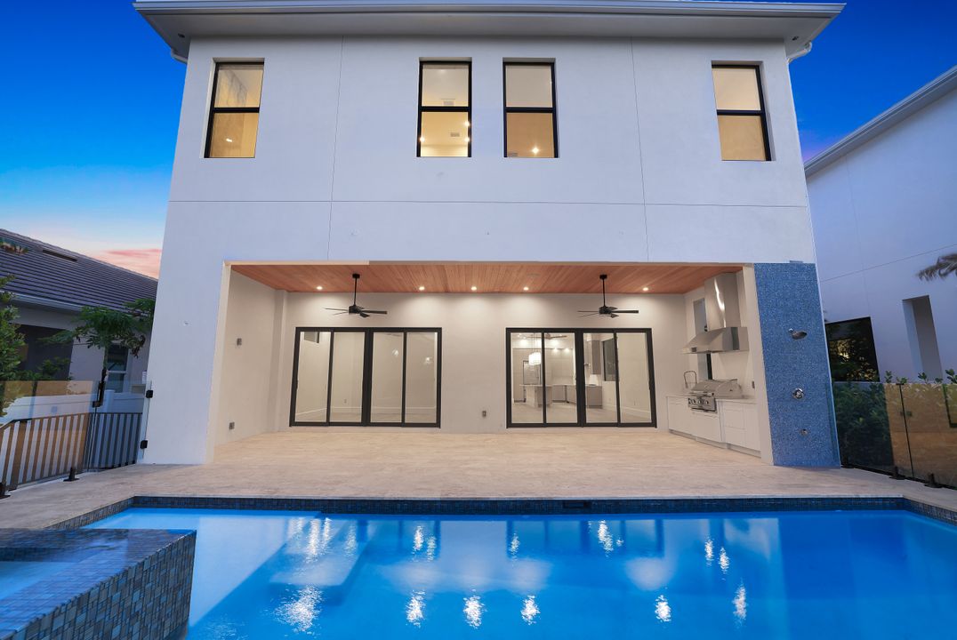 513 92nd Ave N, Naples, FL 34108