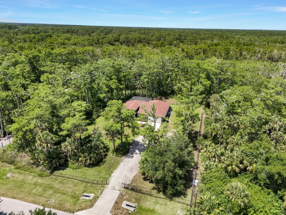 575 12th Ave NW, Naples, FL 34120