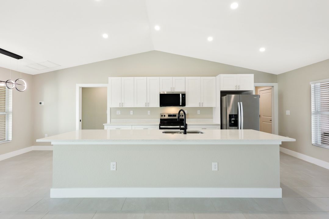 1910 NE 42nd Terrace, Cape Coral, FL 33909