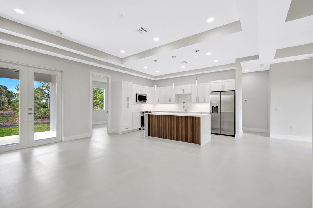 4321 60th Ave NE, Naples, FL 34120