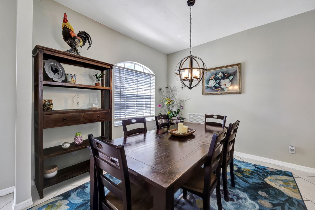 2525 39th Ave NE, Naples, FL 34120