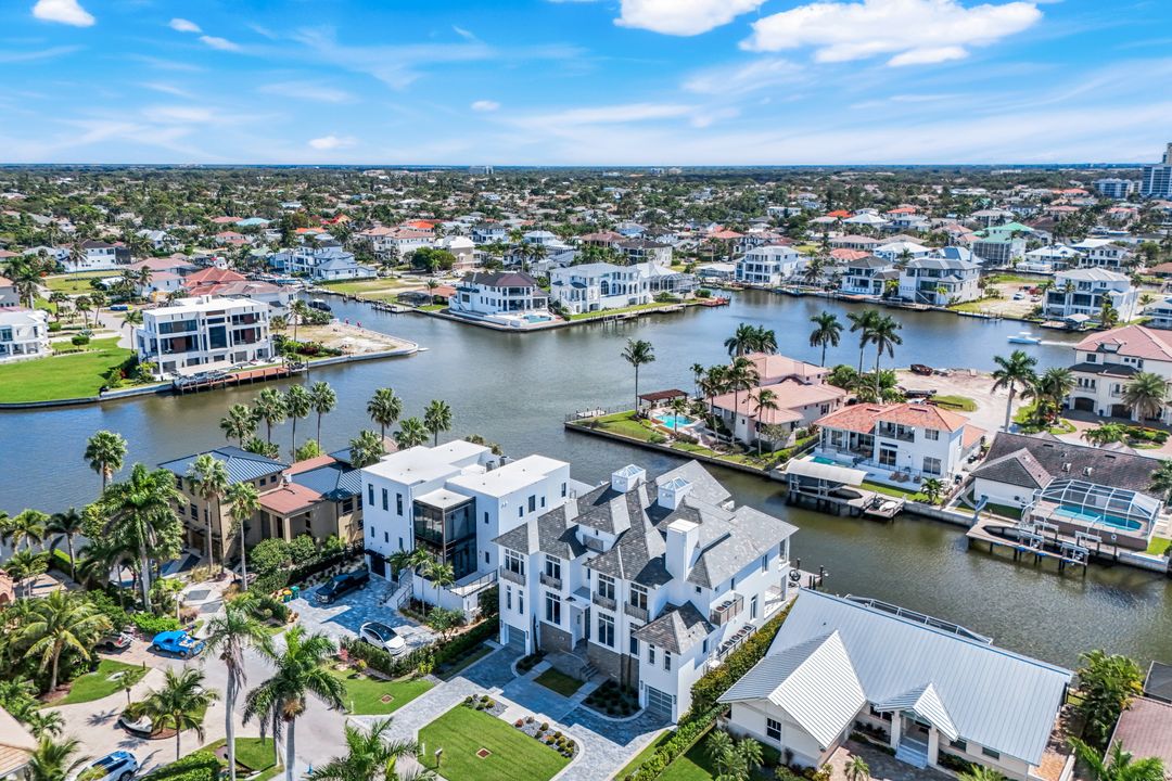 260 Channel Dr, Naples, FL 34108