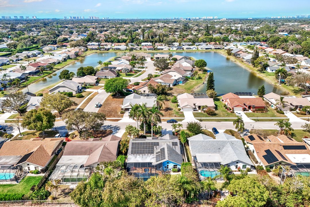 10341 Regent Cir, Naples, FL 34109