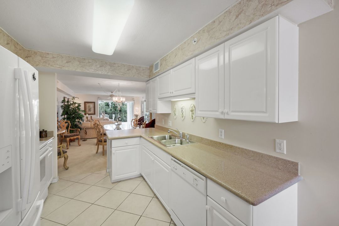 15495 Cedarwood Ln #204, Naples, FL 34110