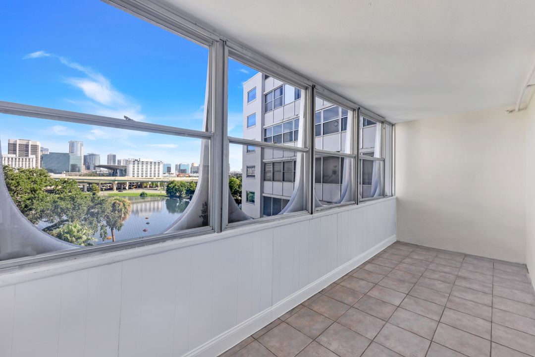 20 W Lucerne Cir #609, Orlando, FL 32801