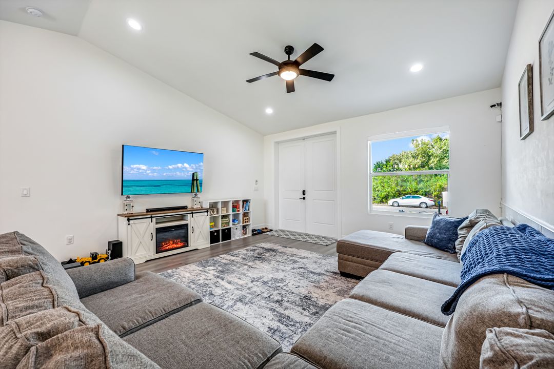 3309 16th St SW, Lehigh Acres, FL 33976