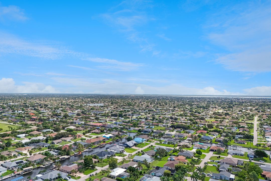 215 SW 37th Ln, Cape Coral, FL 33914