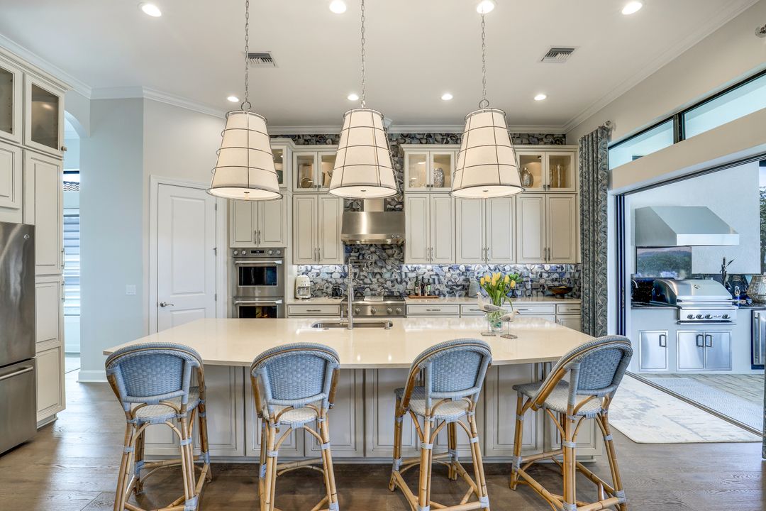 9287 Rialto Ln, Naples, FL 34119