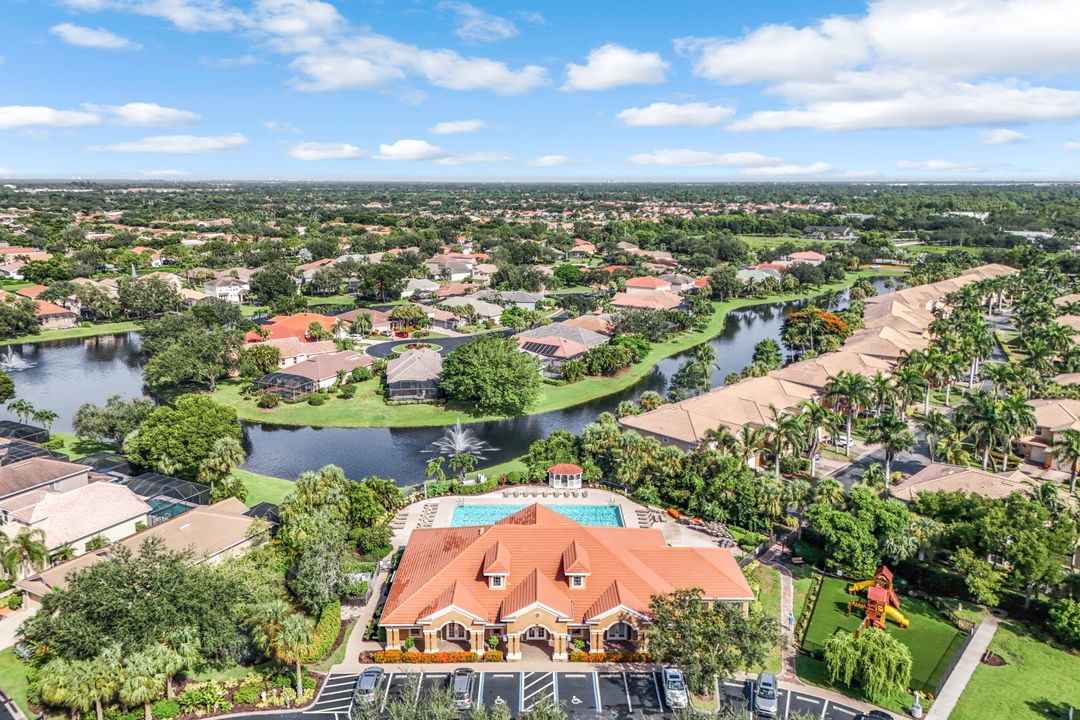 20050 Rookery Dr, Estero, FL 33928