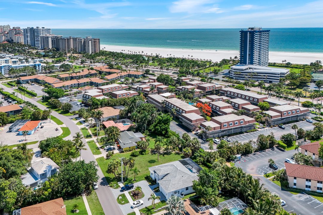 130 Greenbrier St, Marco Island, FL 34145