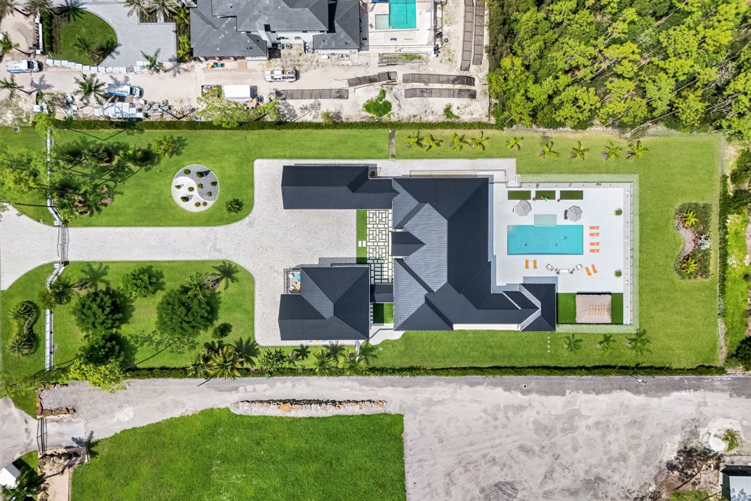 6677 Hunters Rd, Naples, FL 34109