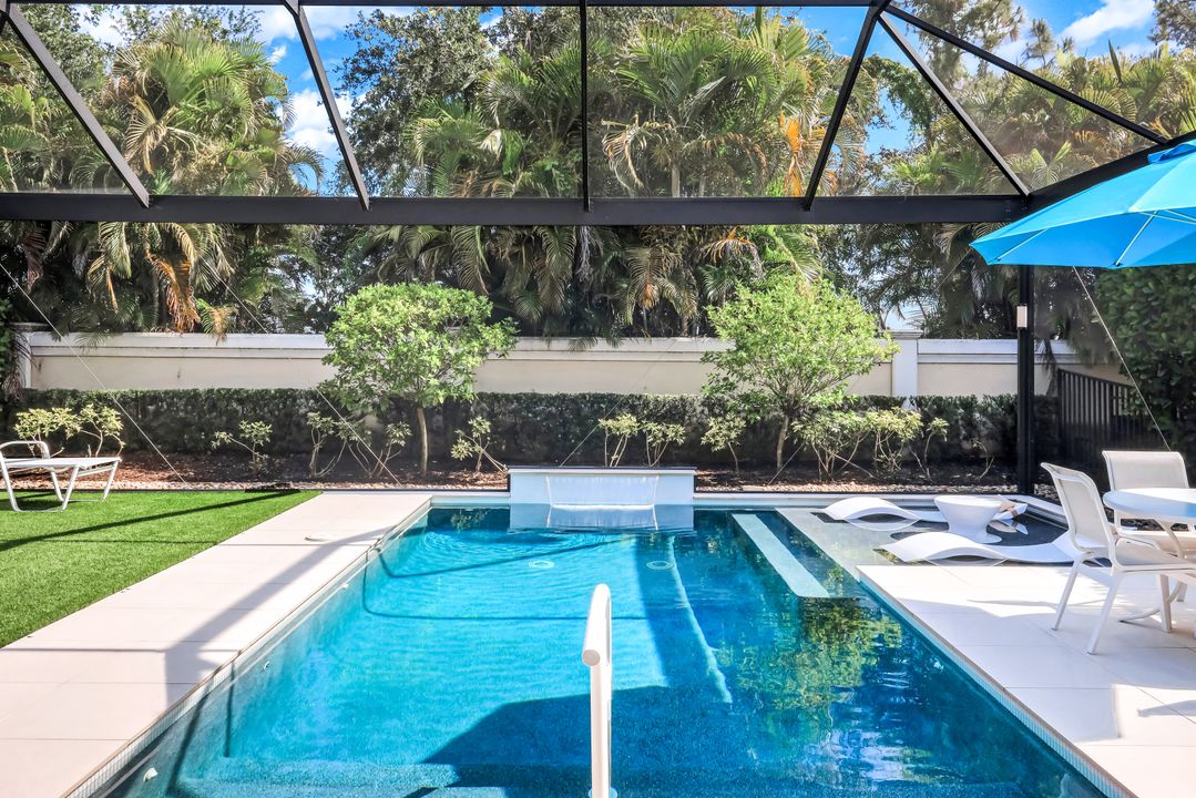 13836 Luna Dr, Naples, FL 34109