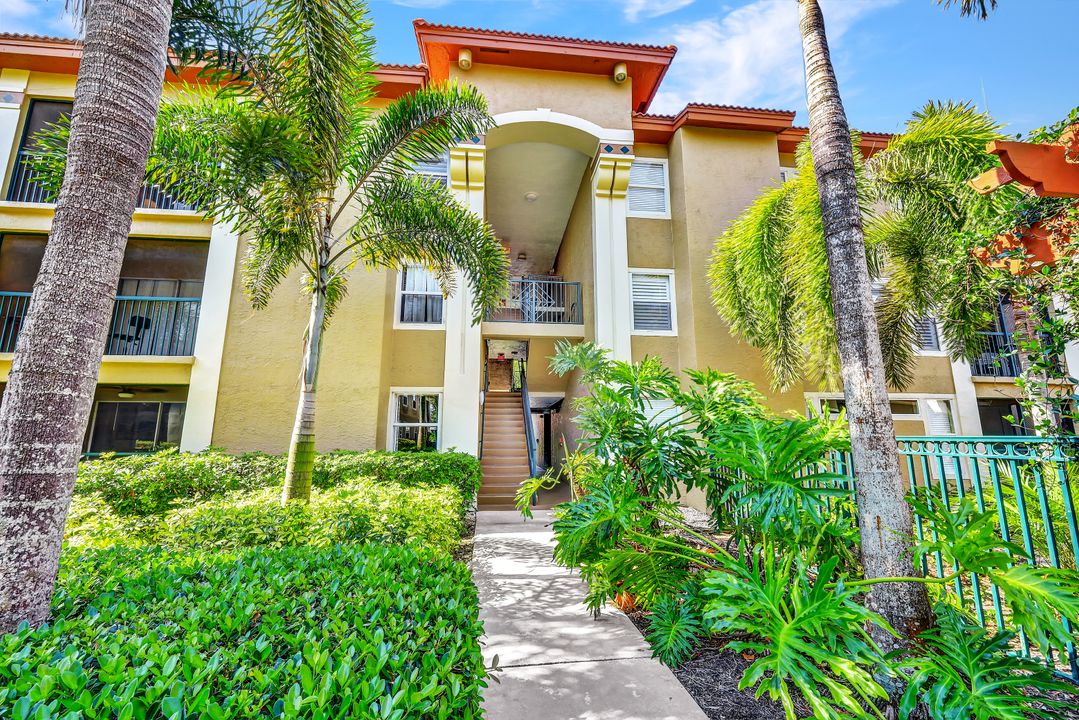 8950 Colonnades Ct E #834, Bonita Springs, FL 34135