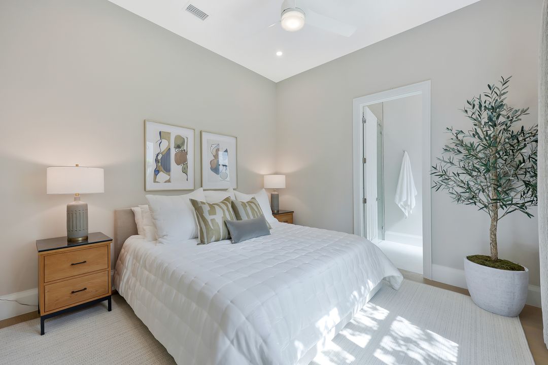 470 Terra Vista Ct, Naples, FL 34119