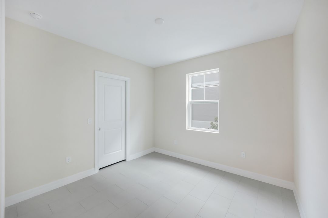 280 Antilles Wy E #101, Naples, FL 34112
