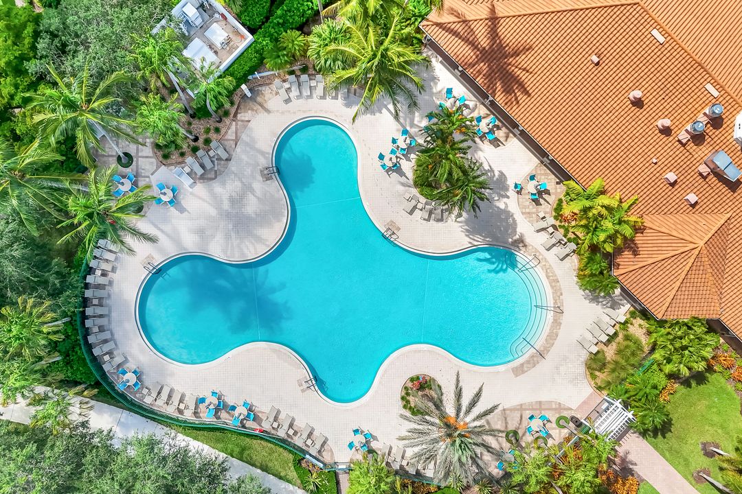 4772 Martinique Wy, Naples, FL 34119