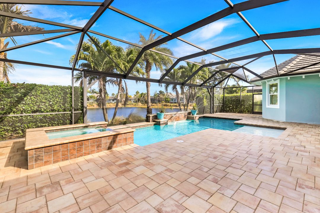 6348 Lyford Isle Dr, Naples, FL 34113