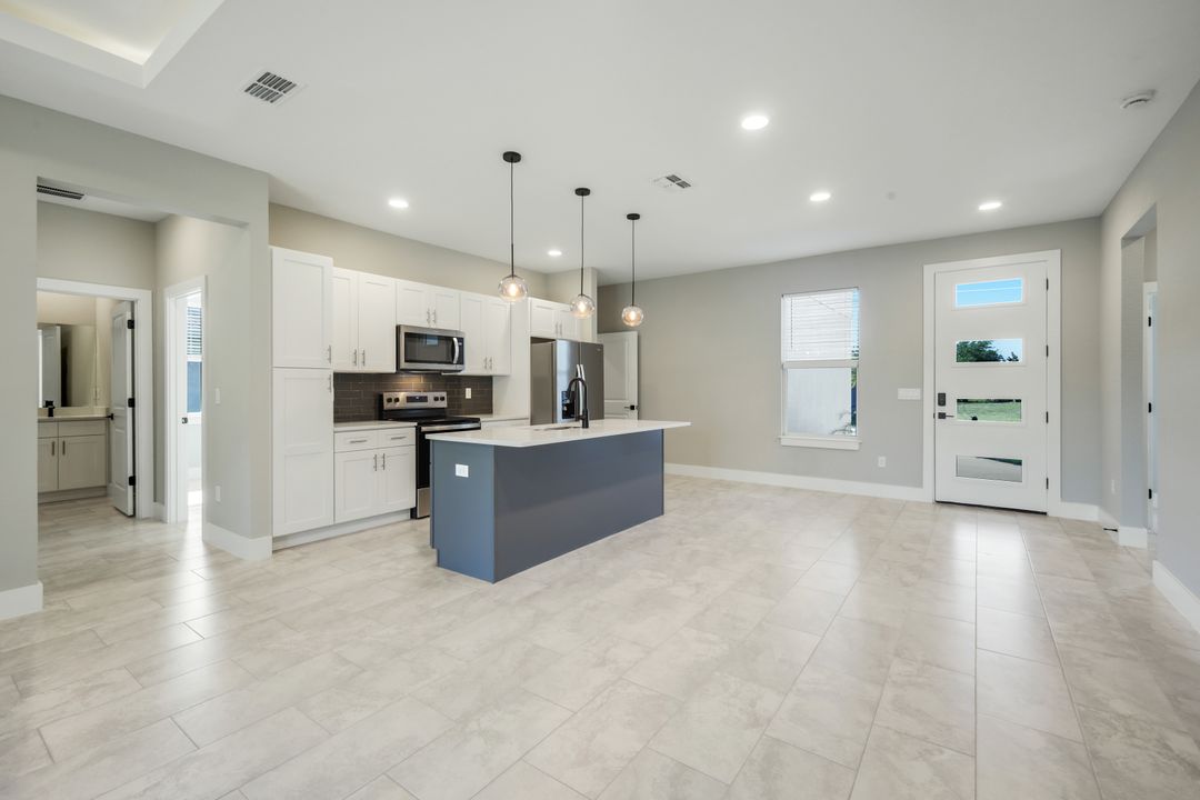 421 NE 19th Terrace, Cape Coral, FL 33909