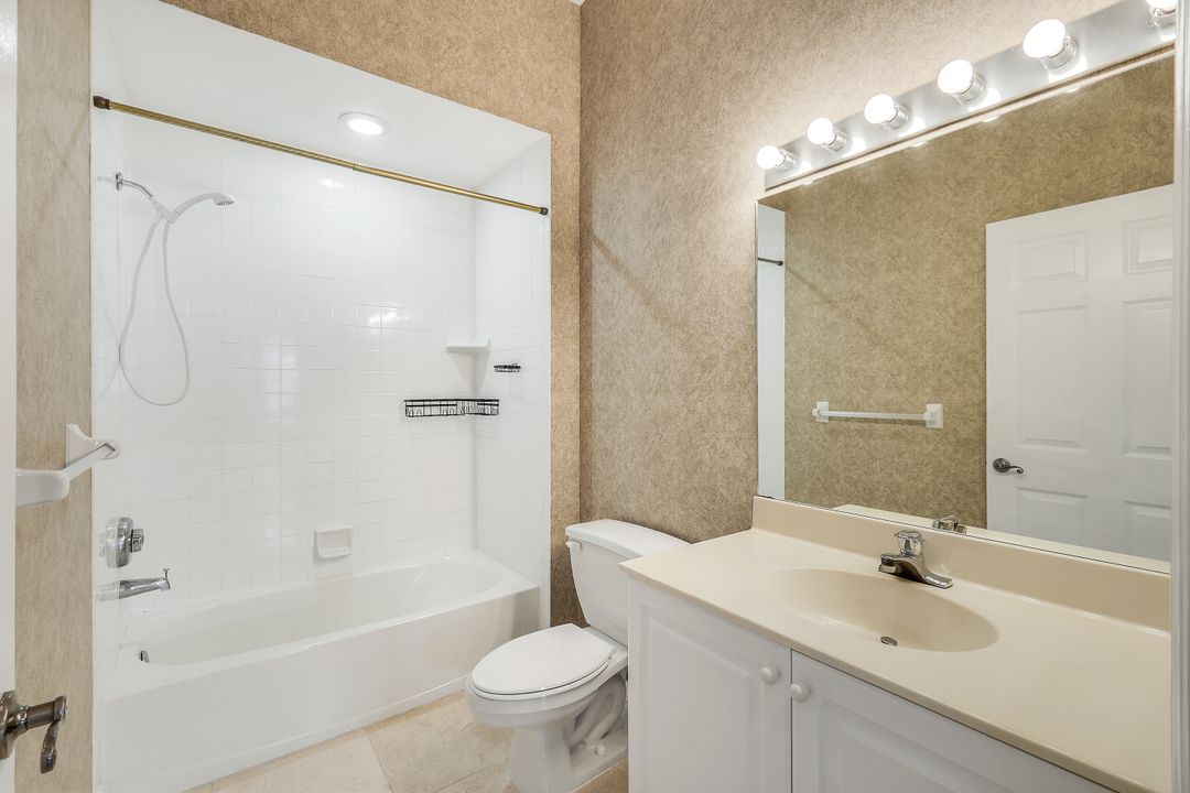 934 Egrets Run #204, Naples, FL 34108, Naples, FL 34110