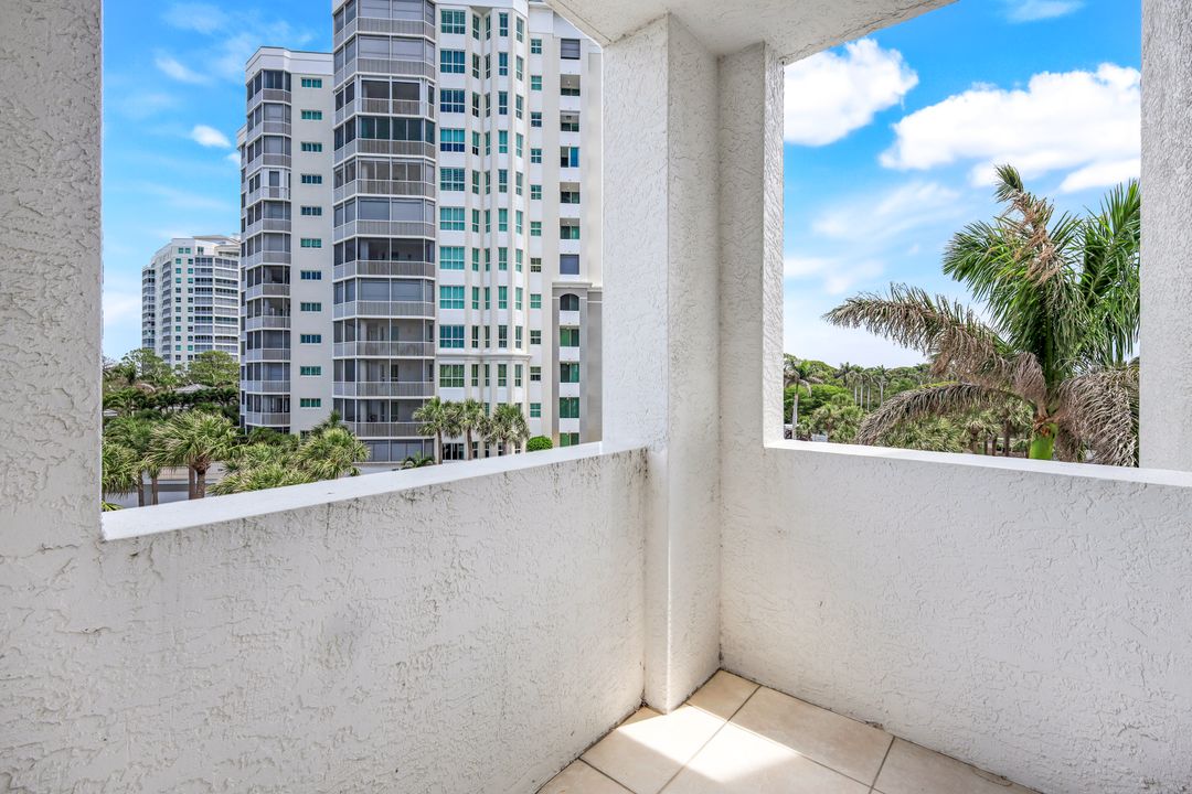 315 Dunes Blvd #307, Naples, FL 34110