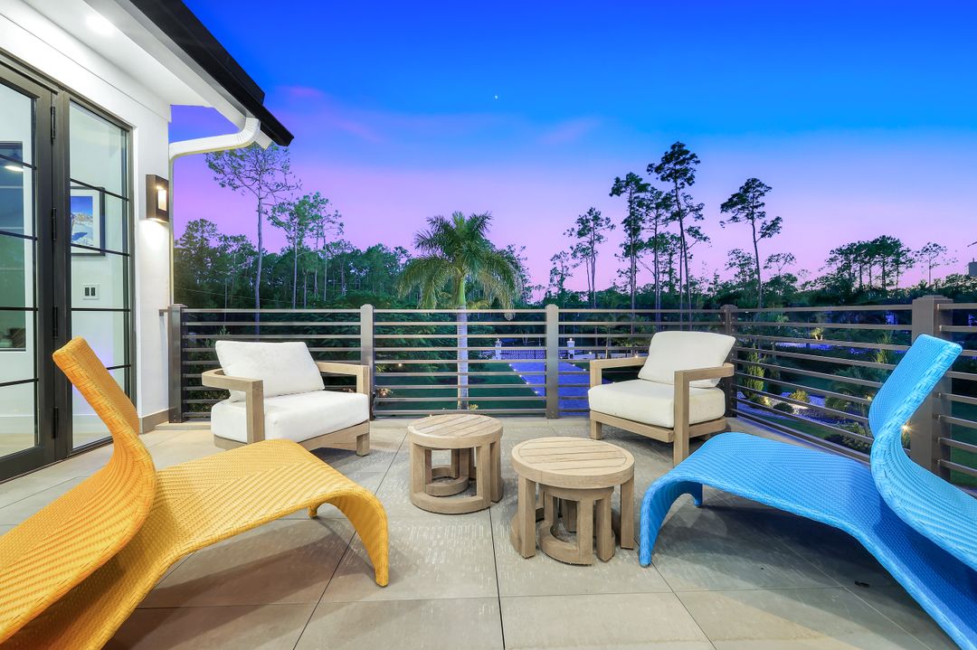 6677 Hunters Rd, Naples, FL 34109
