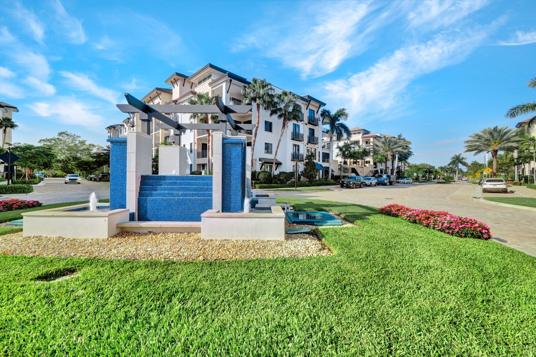 1030 3rd Ave S #419, Naples, FL 34102