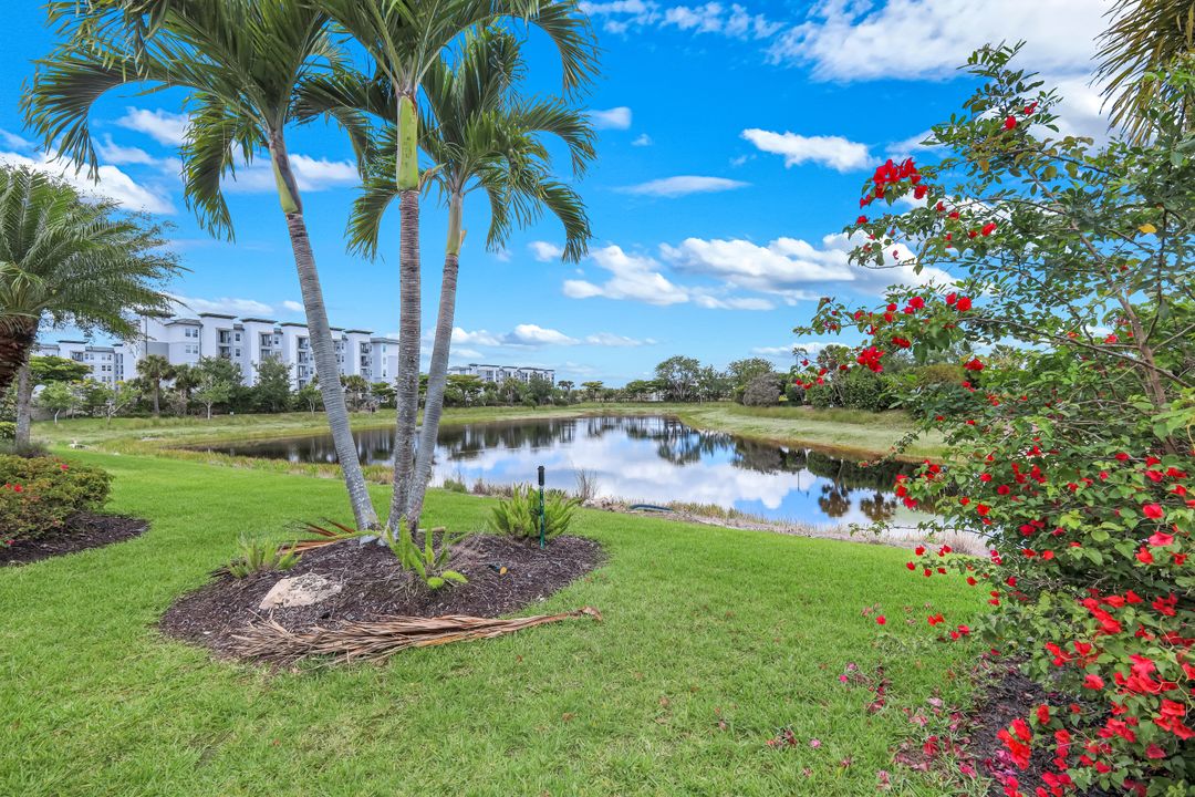 8527 Palacio Terrace N, Naples, FL 34114