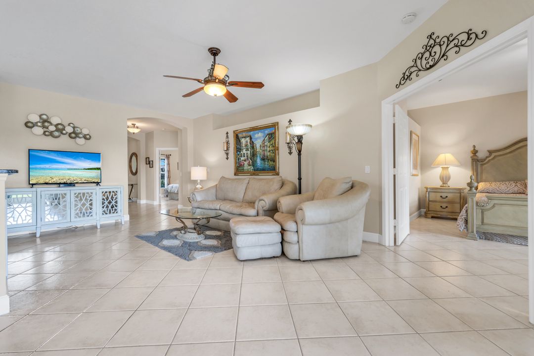 5650 Northboro Dr #102, Naples, FL 34110