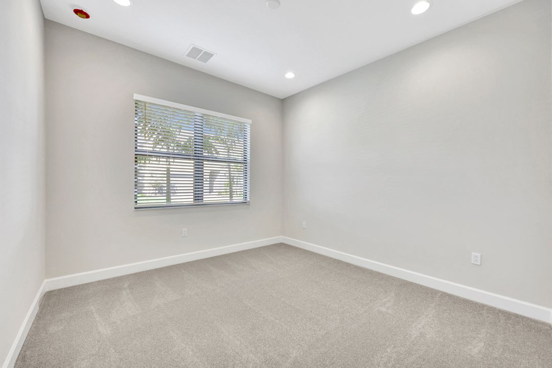 20738 Fair Oak Ln, Estero, FL 33928