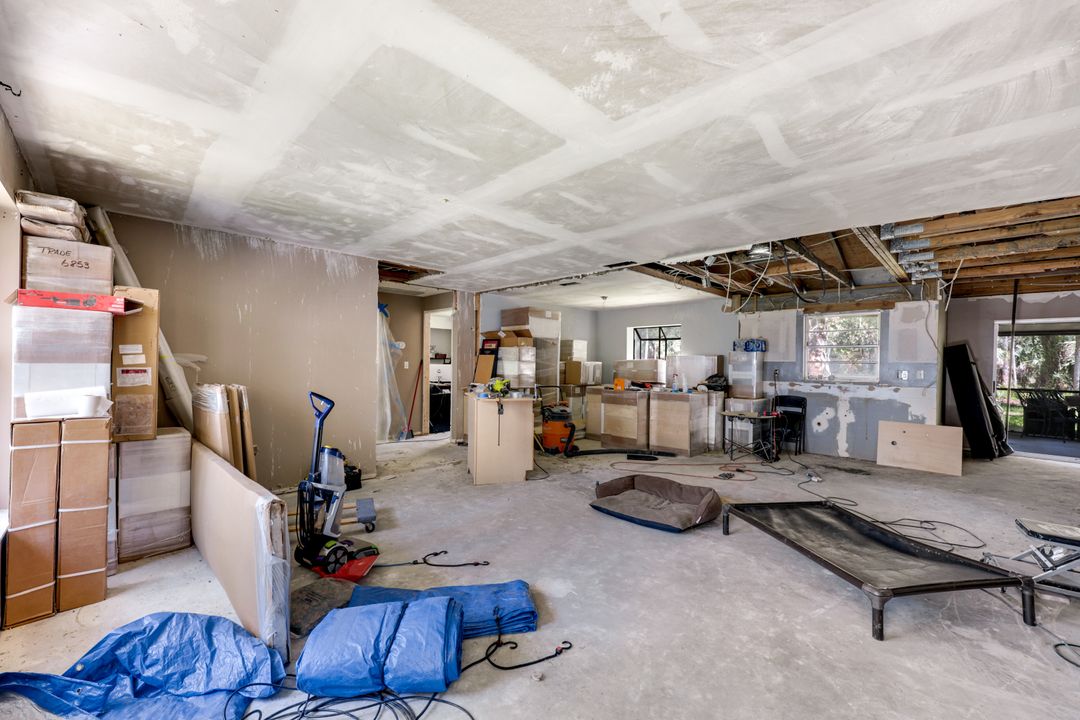 170 Logan Blvd N, Naples, FL 34119