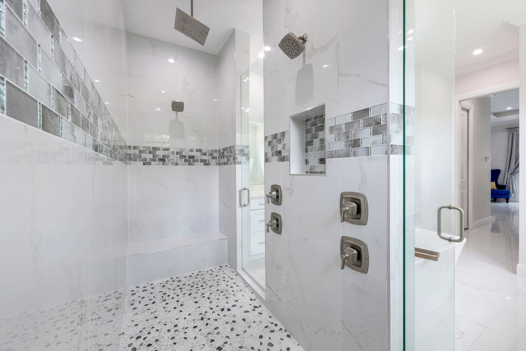 367 14th Ave NE, Naples, FL 34120