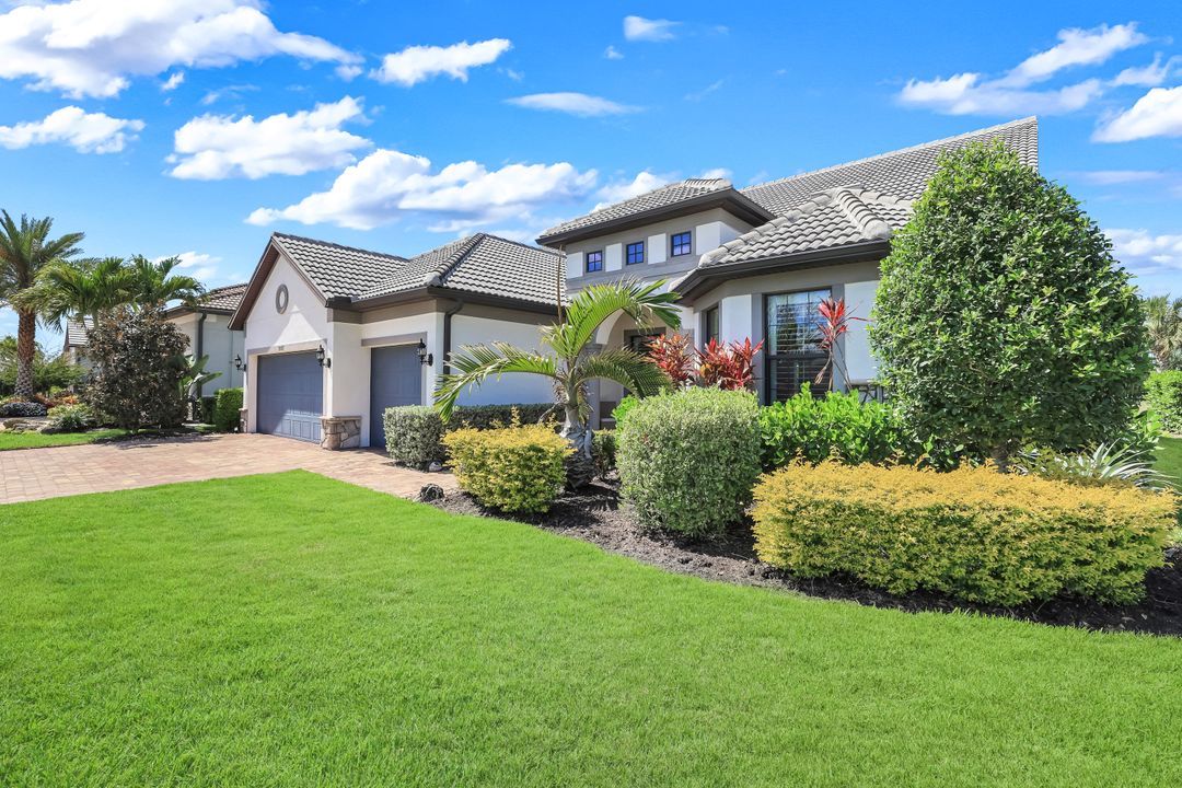 9373 Surfbird Ct, Naples, FL 34120