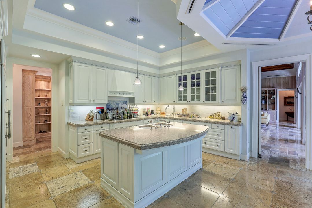 266 15th Ave S, Naples, FL 34102