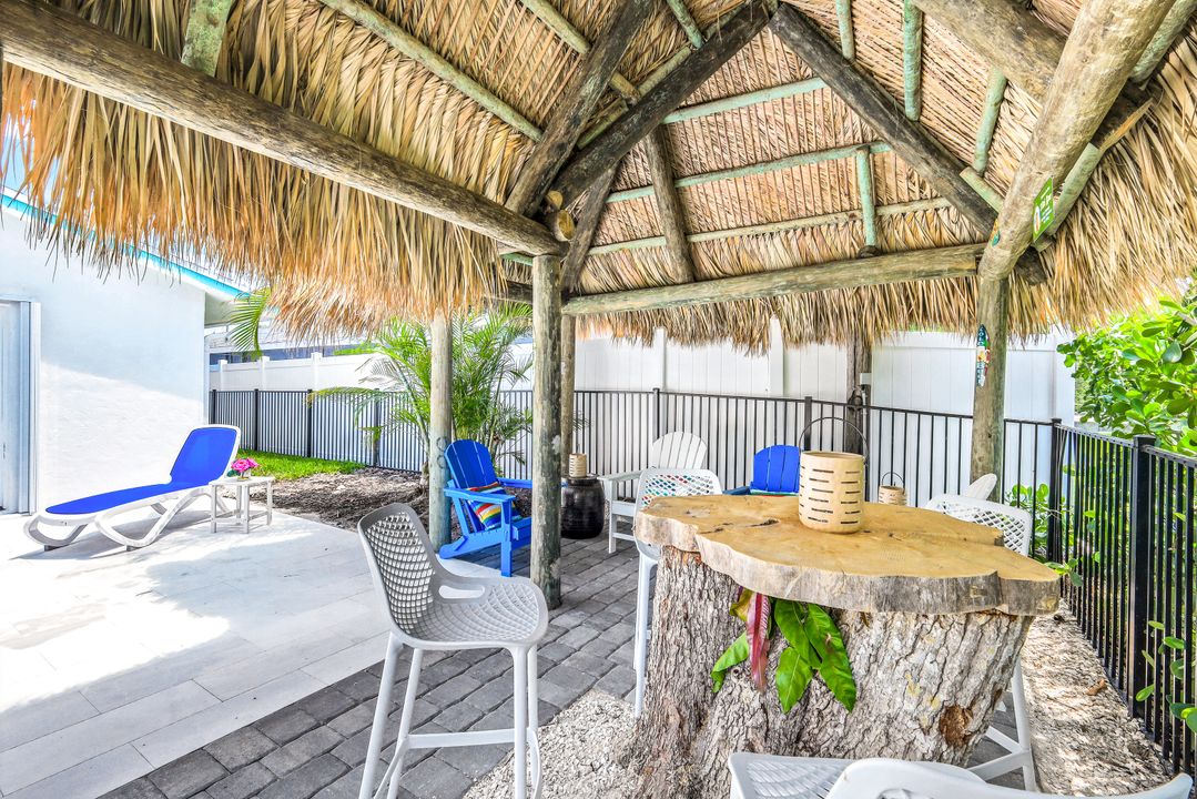 590 92nd Ave N, Naples, FL 34108