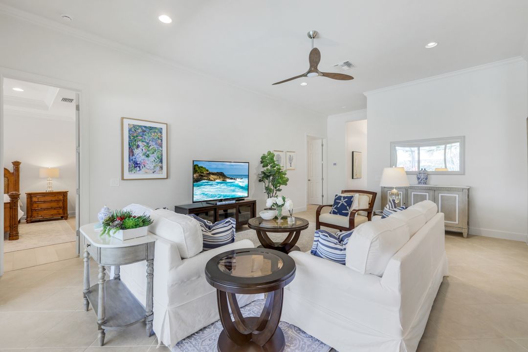 9578 Coquina Cir, Naples, FL 34120