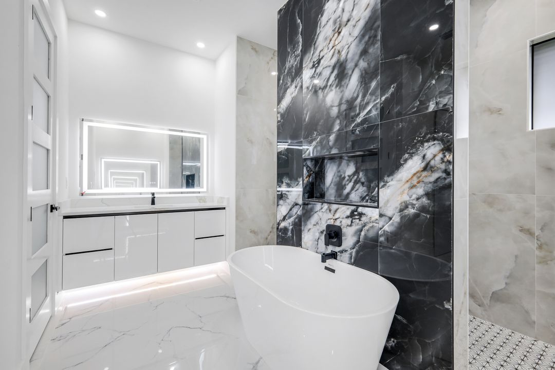 126 NW 25th St, Cape Coral, FL 33993