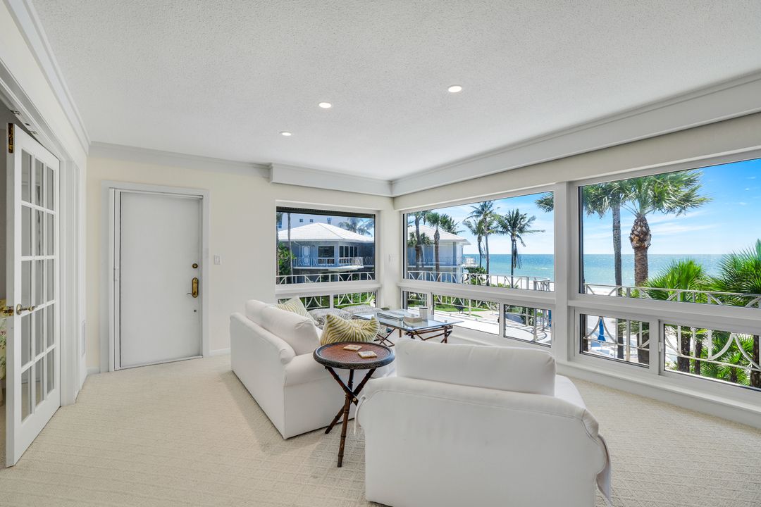 1851 Gulf Shore Blvd N #15, Naples, FL 34102