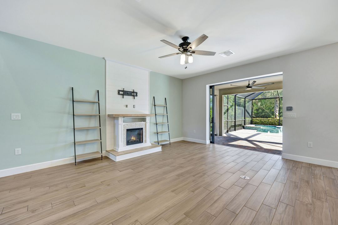 9034 Bexley Dr, Fort Myers, FL 33967
