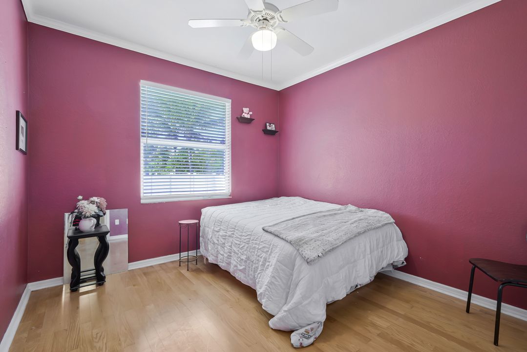 3830 SW 15th Pl, Cape Coral, FL 33914