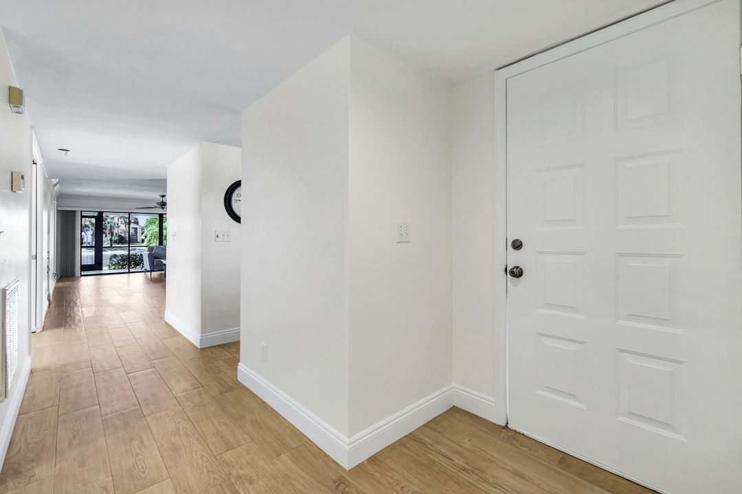 529 Lake Louise Cir #101, Naples, FL 34110