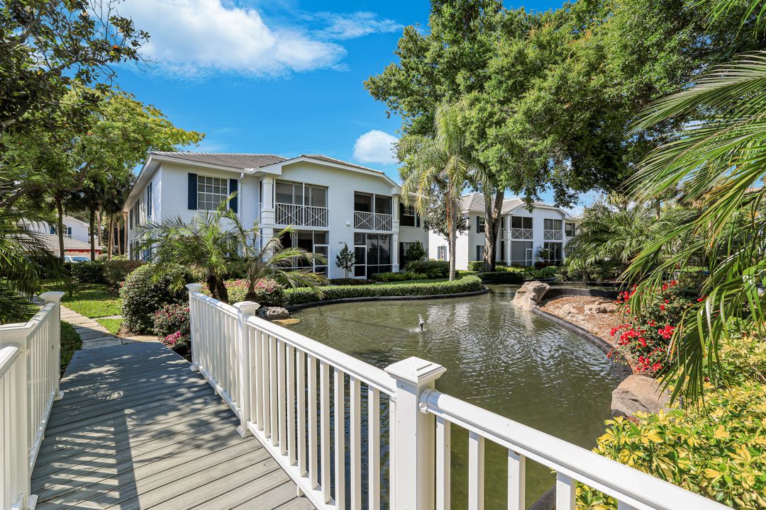 7092 Barrington Cir #102, Naples, FL 34108