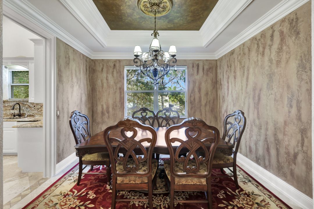 1345 Mariposa Cir #204, Naples, FL 34105