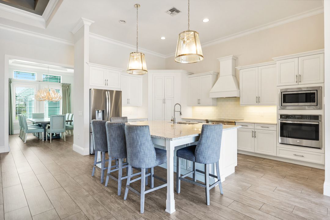 6348 Lyford Isle Dr, Naples, FL 34113