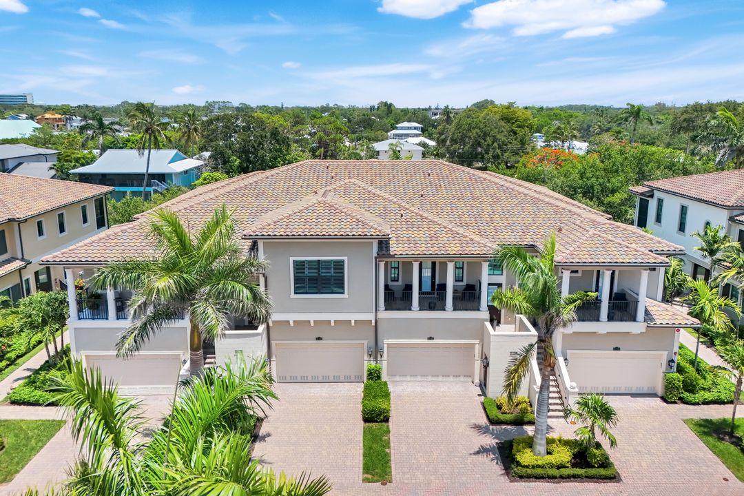 2488 Breakwater Wy #13-201, Naples, FL 34112