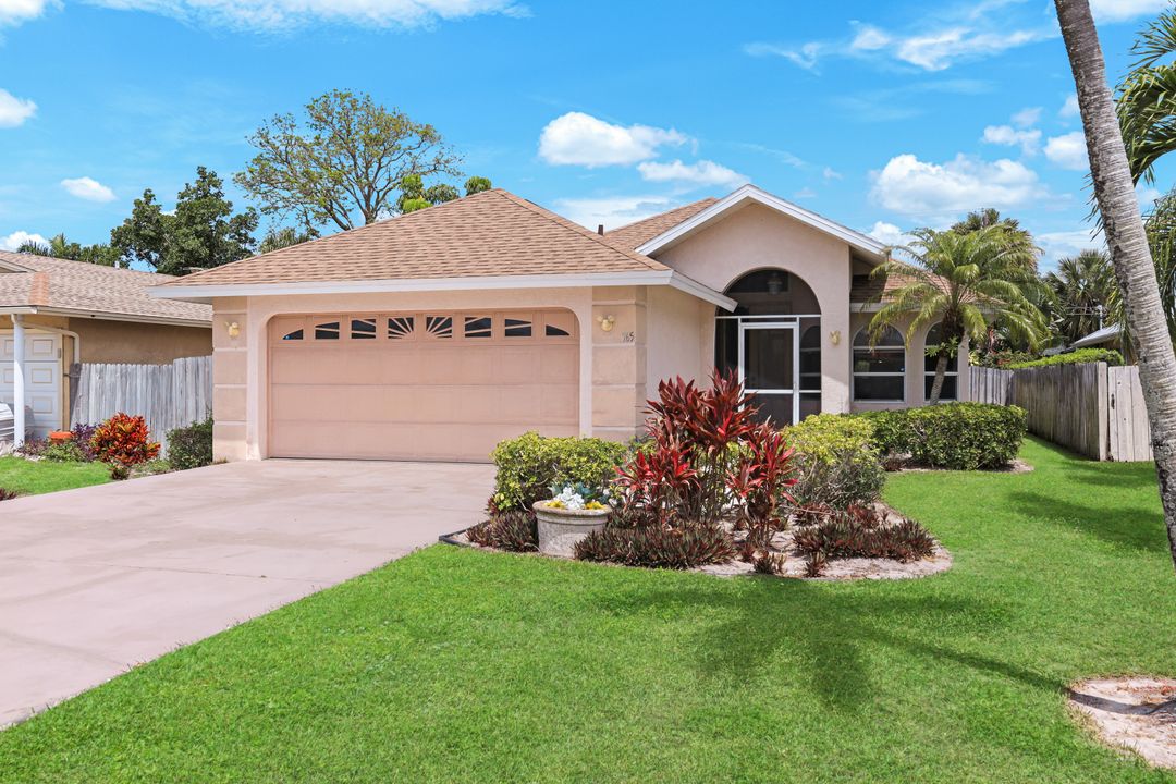 765 101st Ave N, Naples, FL 34108